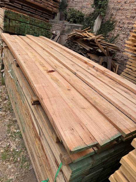 Tabla 20cm x 3.05mt EUCALIPTO (1x8x3.05mt) en Córdoba - Luponio Maderas